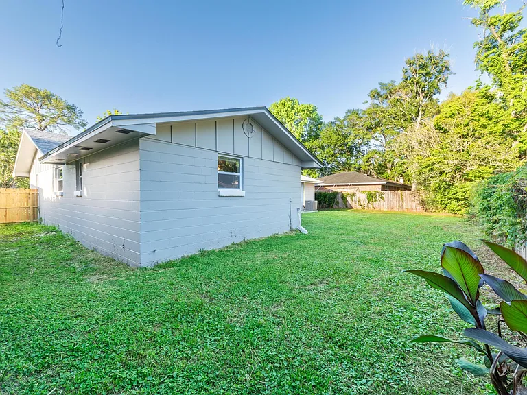 1532 Leestan Ct — Photo 45