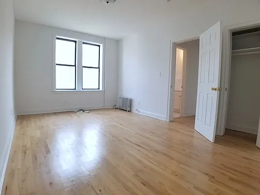 Bedroom, photo 1