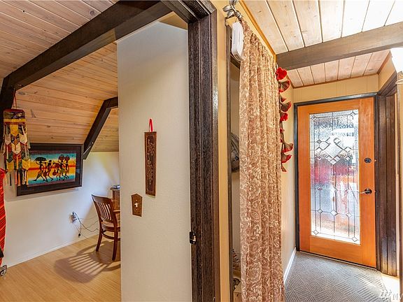 5th image of 70 Saddletree Dr