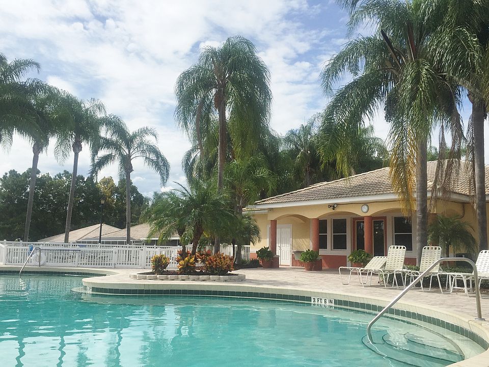 Clubhouse Pool
