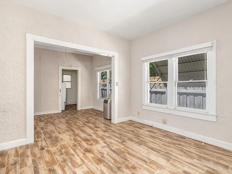 364 Puritan Rd — Photo 18