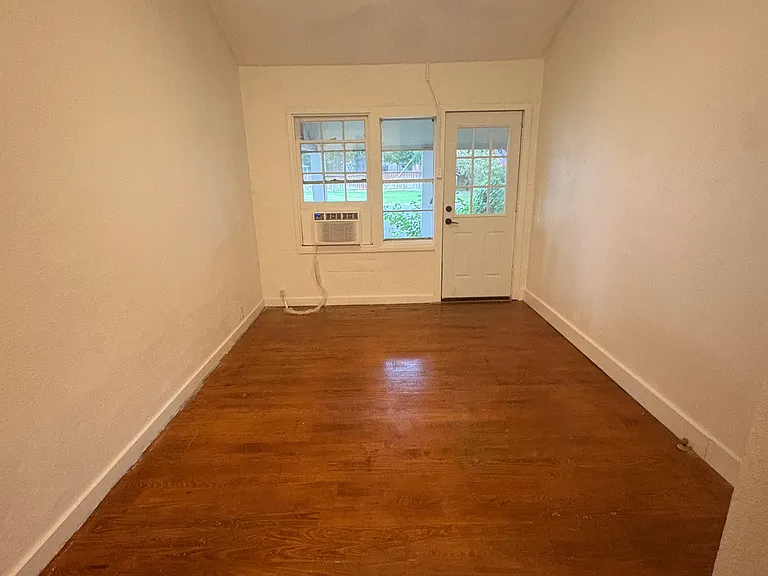 524 S Meyer St — Photo 2
