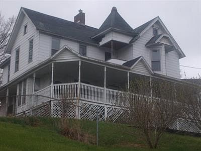 2nd image of 208 Steuben St