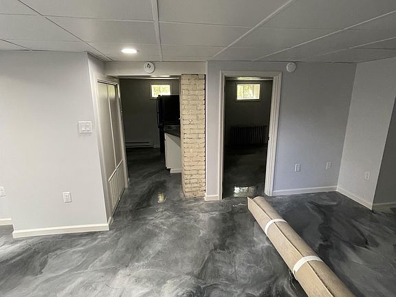 2nd image of 510 Wayne St #9