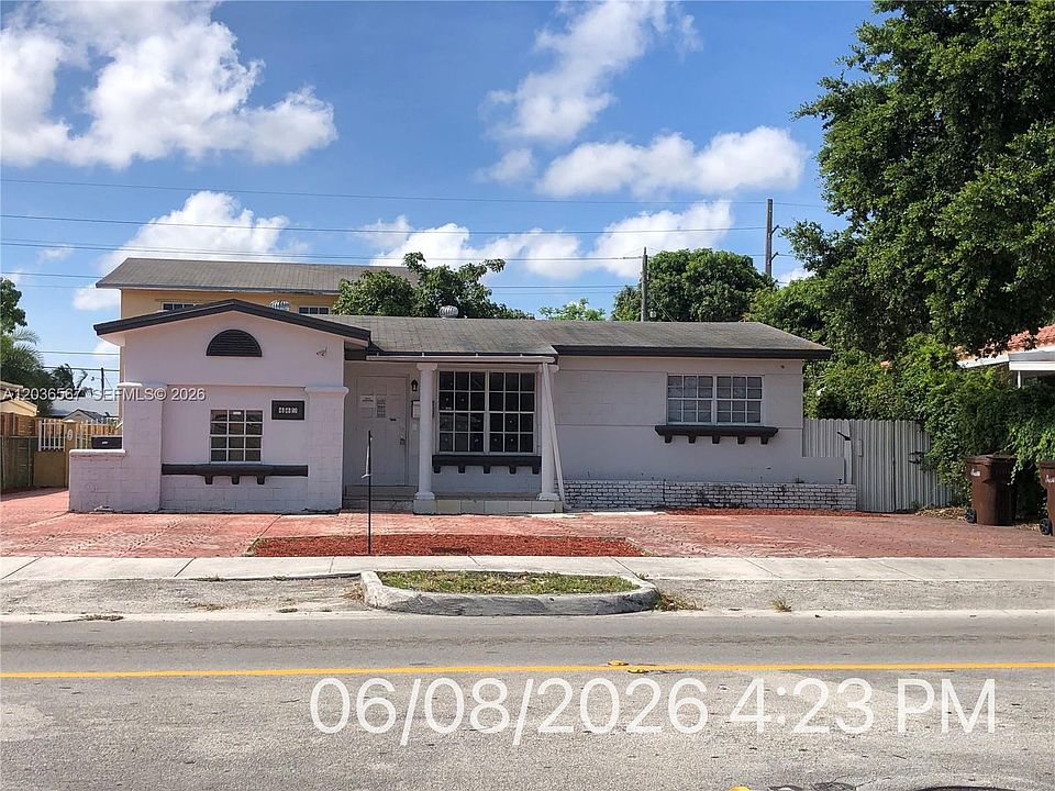 1st image of 447 E 32nd St