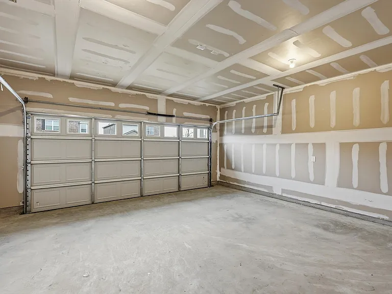 2106 Meadow Park Dr — Photo 34