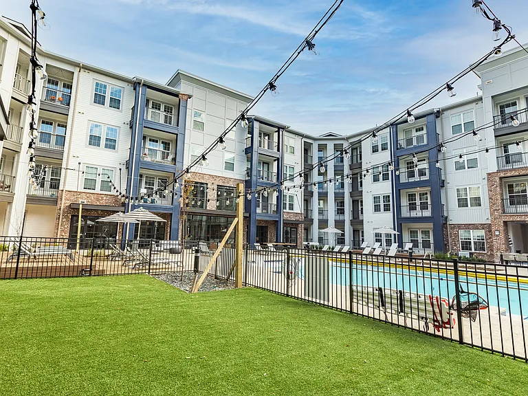 The Louis Apartment Flats — Photo 10