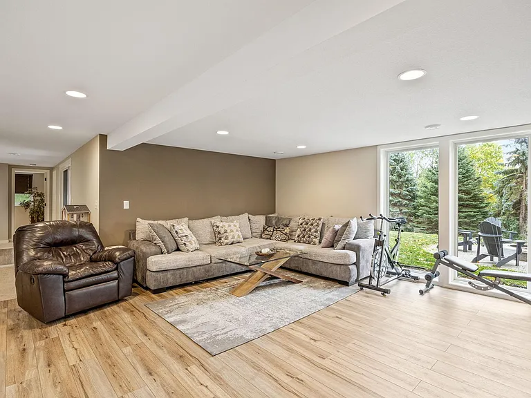 7080 Redwing Ln — Photo 18