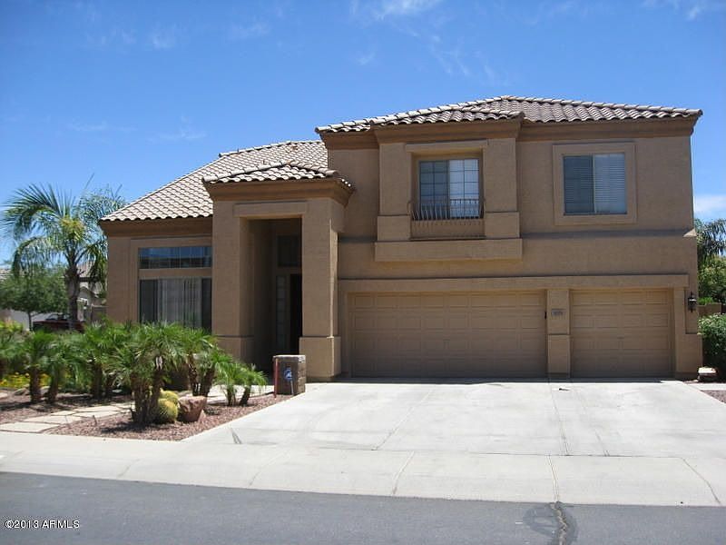 1st image of 1001 W Longhorn Dr