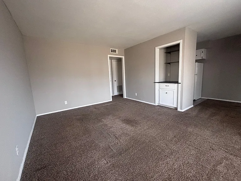 4750 E 68th St S #152 — Photo 2