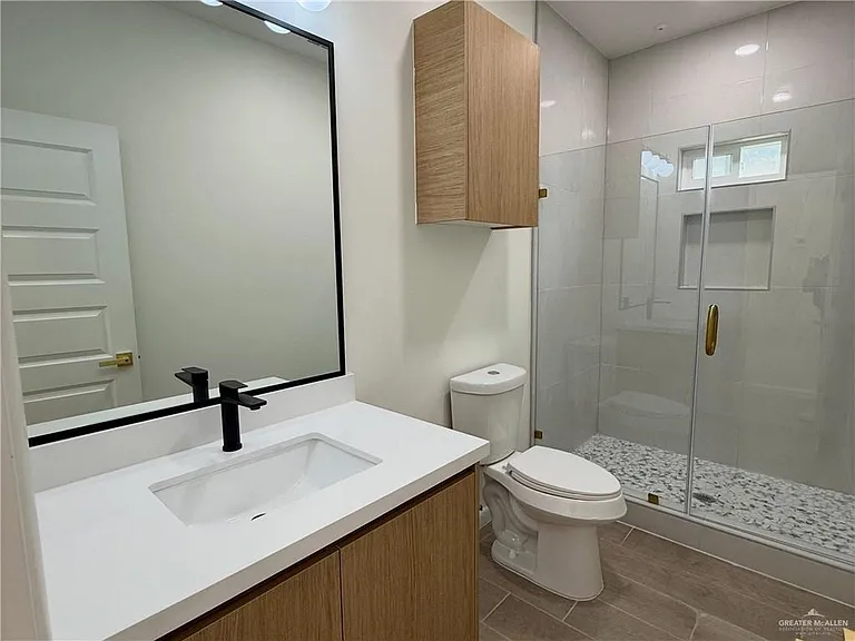 1302 Rosewood Ln #2 — Photo 5