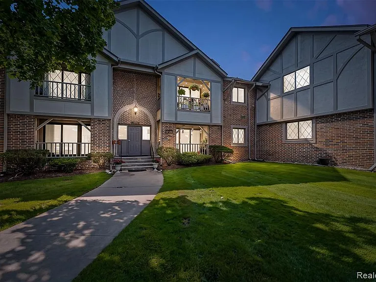 42160 Woodward Ave #18 — Photo 1