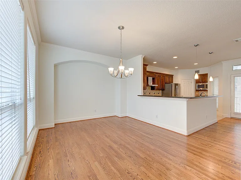 1322 Cohn St — Photo 8