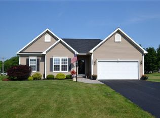 1522 New Michigan Rd, Farmington, NY 14425