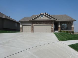 9498 S 175th Cir, Omaha, NE 68136
