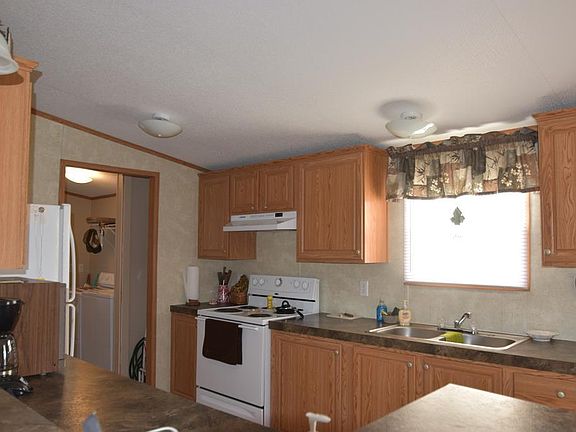 2nd image of 32201 Brant Ln