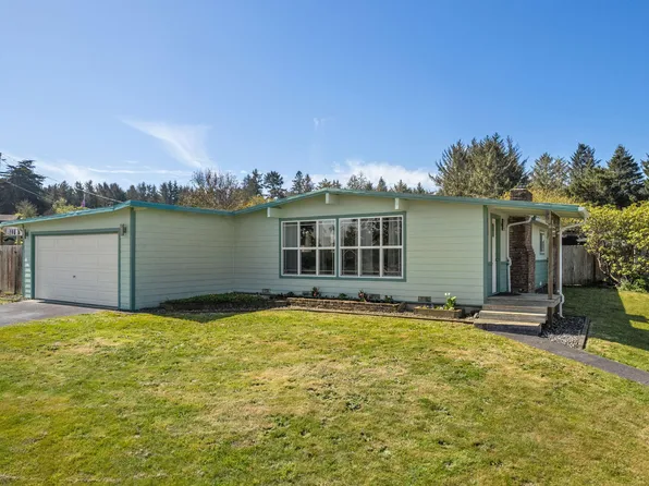 2110 Stanford Cir, Eureka, CA 95503