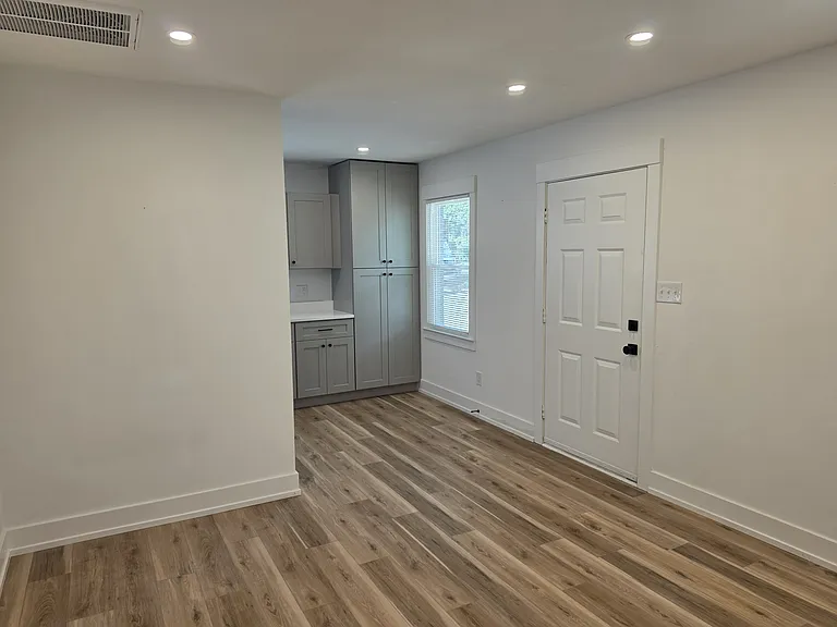 705 S Broad St #F — Photo 17