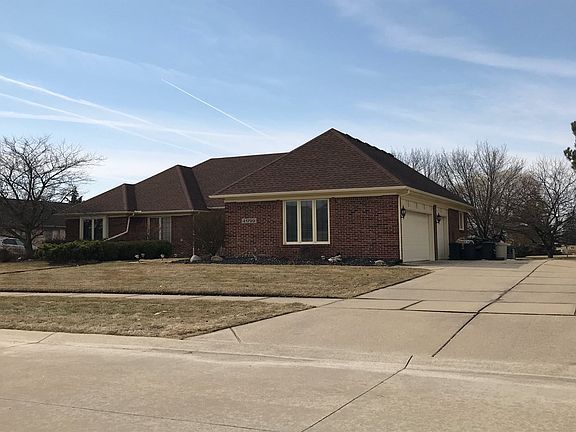 2nd image of 41799 Plumtree Dr