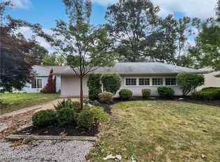 809 Birchwood Dr, Willoughby, OH 44094