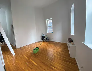 Rented by Azoulay Group Inc