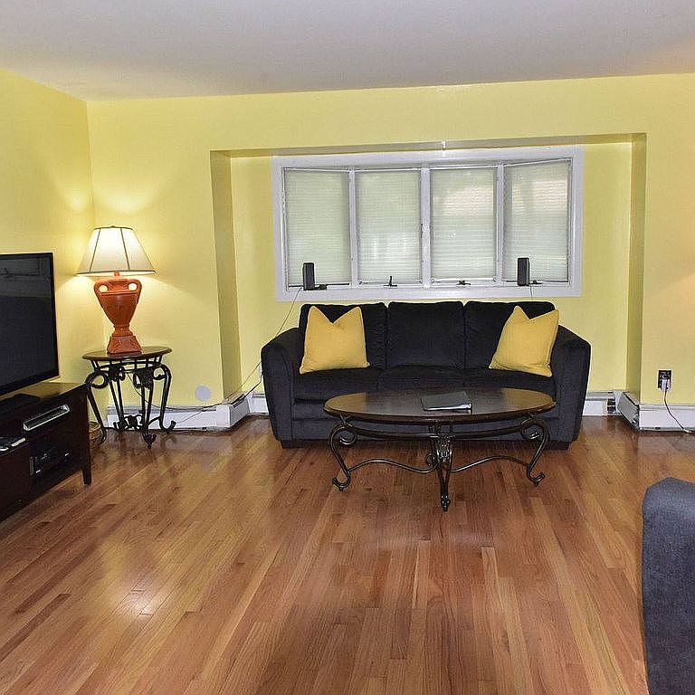 10 Robertson Ln, Hampton Bays, NY 11946 Zillow