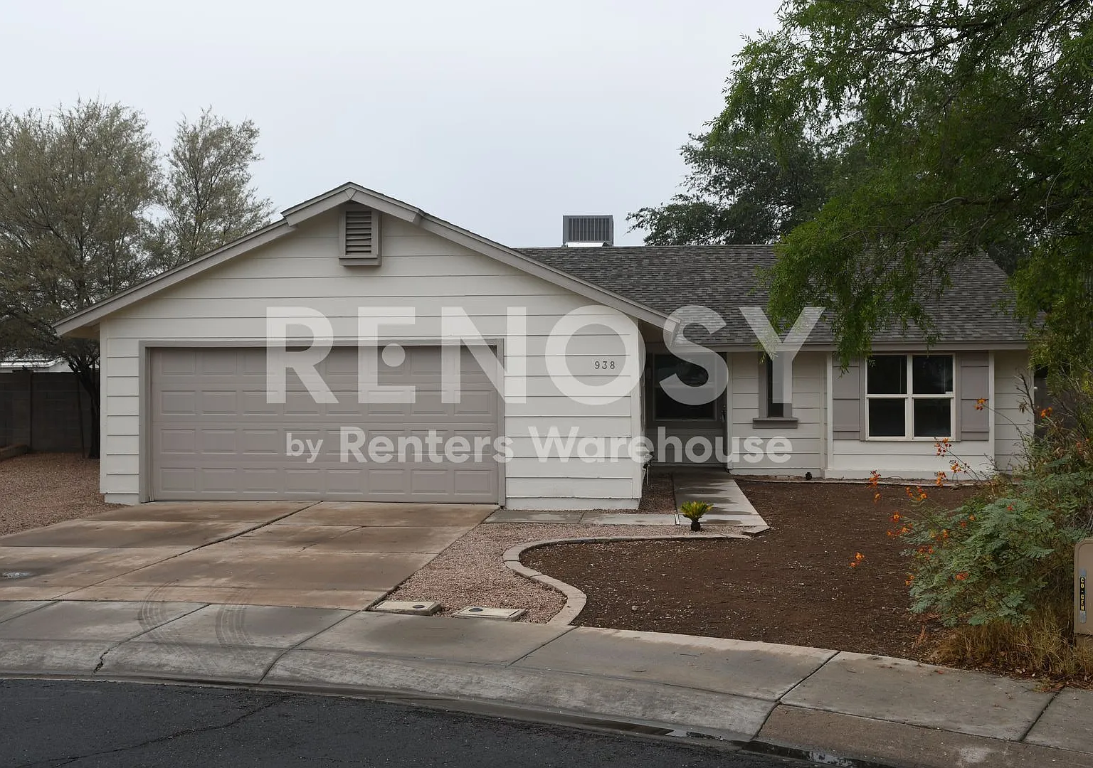 Price Drop! Cul-de-Sac Home Near Downtown Gilbert — Photo 1