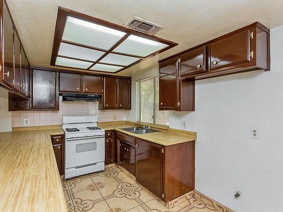 3rd image of 1197 Belinda Dr
