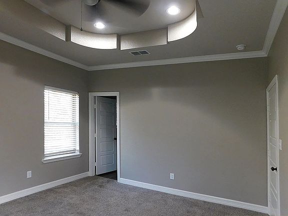 5th image of 809 Harmony St