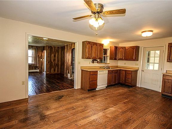 5th image of 3597 Langdon St
