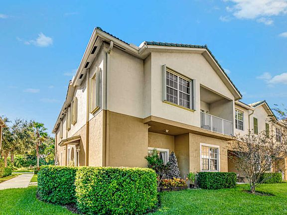 4th image of 3131 SE Lexington Lakes Dr APT 204