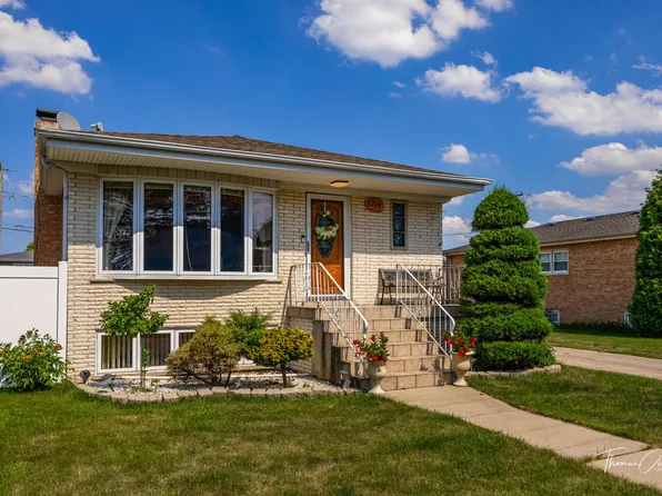 8209 S Oketo Ave, Bridgeview, IL 60455