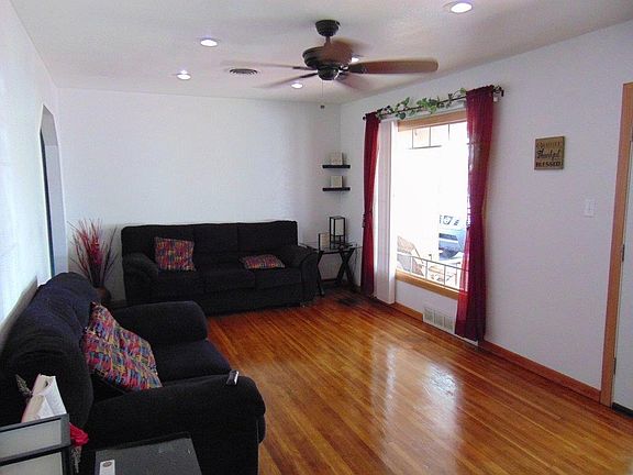 4th image of 822 N Roosevelt Ave