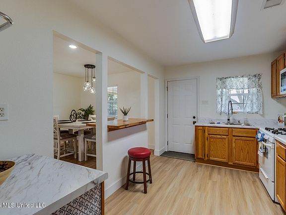 5th image of 2330 Curcor Dr