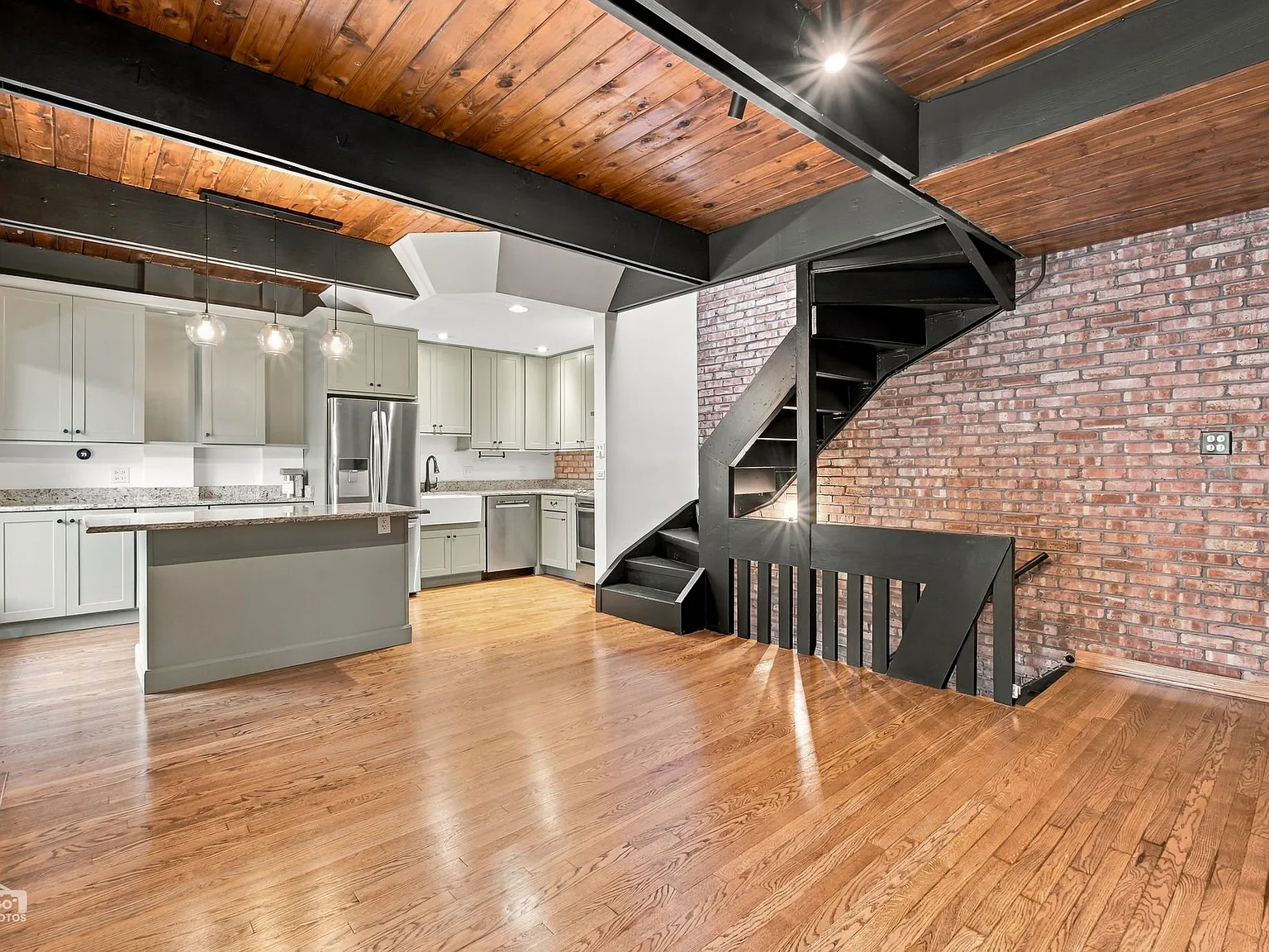 2 bed, 1.5 bath, 1110 sqft, $3,950 — Photo 2