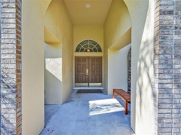 3rd image of 2809 Winding Trail Dr