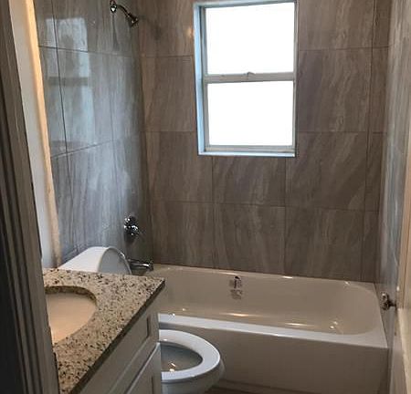 3rd image of 817 7th St #3