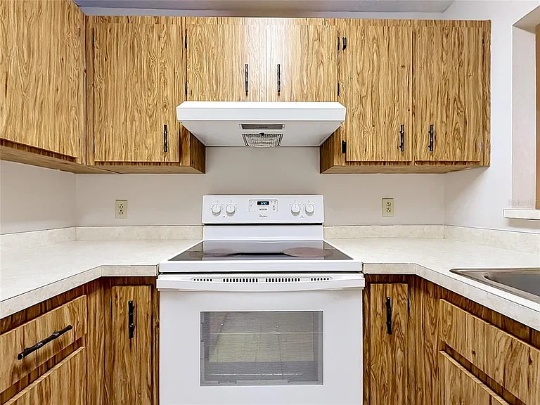 2113 NE 38th Ave — Photo 13