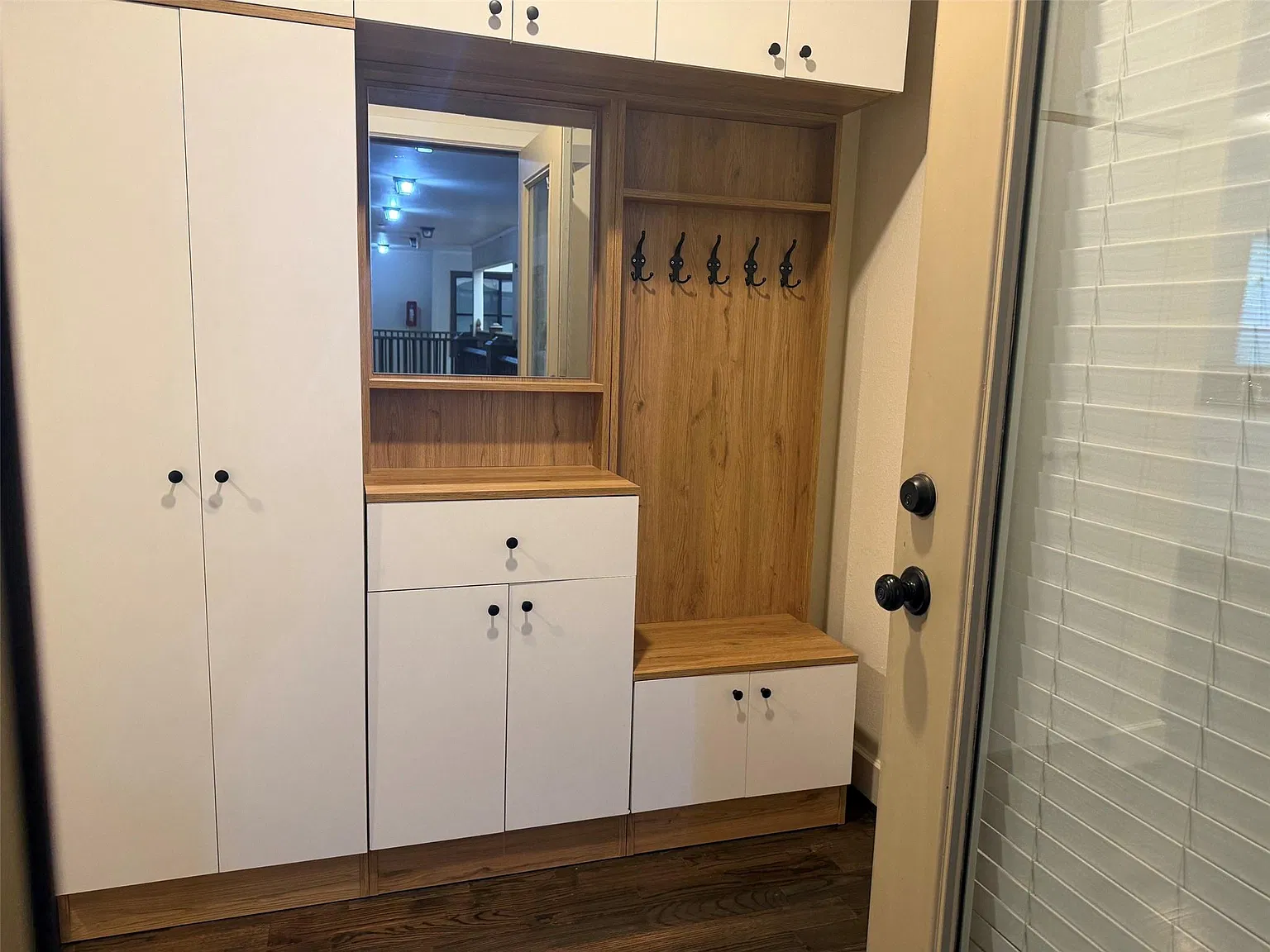 2 bed, 1.5 bath, 1366 sqft, $2,100 — Photo 3