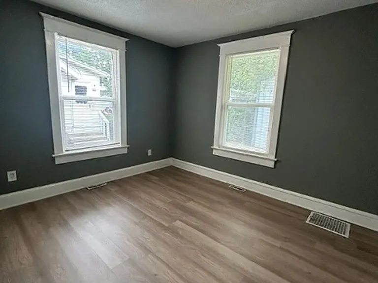 1706 S Arlington Ave — Photo 8