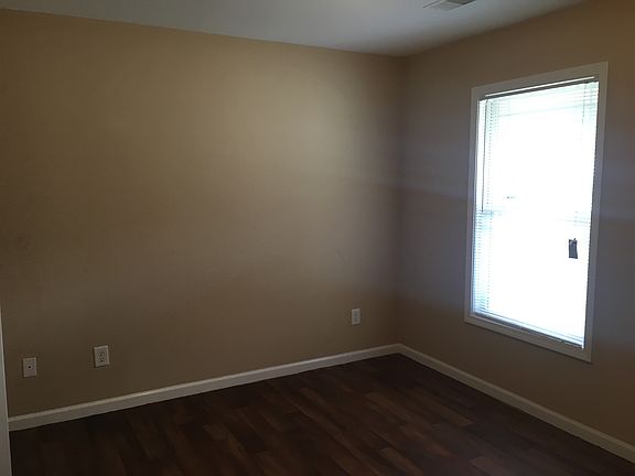 2nd image of 821 Ventura Ct