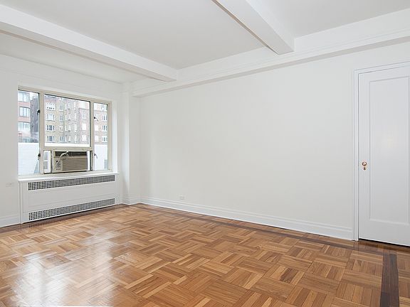 3rd image of 20 E 35th St APT 7A