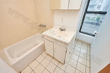 Rented by Genik Group Corp