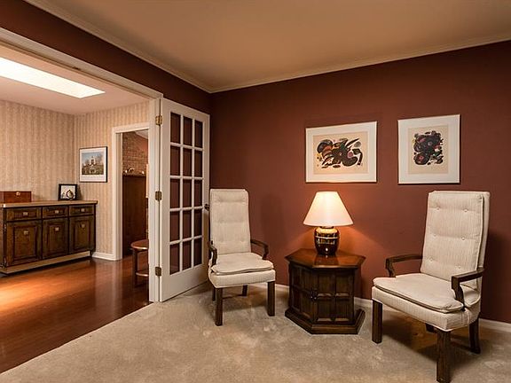 5th image of 808 Marco Dr NE