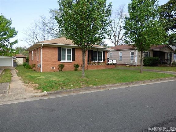 2nd image of 114 Phillips St