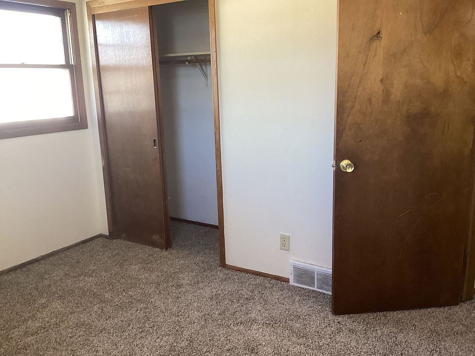 1st image of 9135-9137 N Swan Road