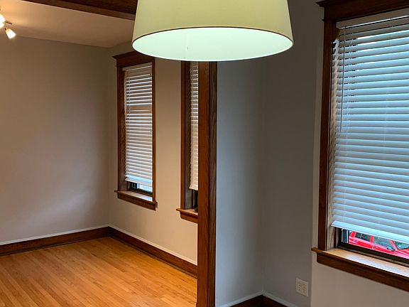 3rd image of 1949 W Grace St #2E