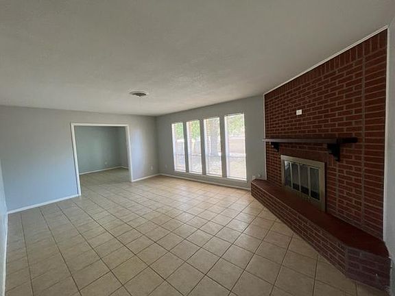 3rd image of 2405 Cornell Dr