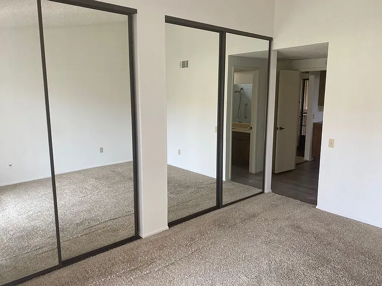 31324 Village 31 — Photo 4