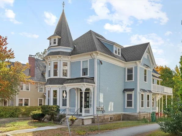 78 Methuen St, Lowell, MA 01850